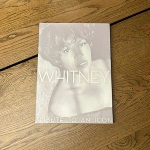 📍📍📍Like New: WHITNEY-tribute to an icon